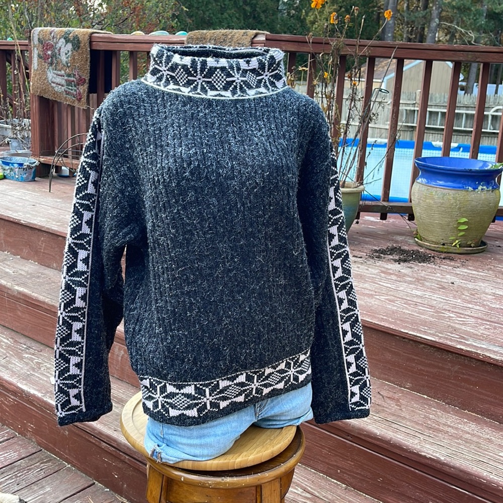 INDEX Vintage Winter Sweater Size Med.  - Mock Turtleneck- Patterned